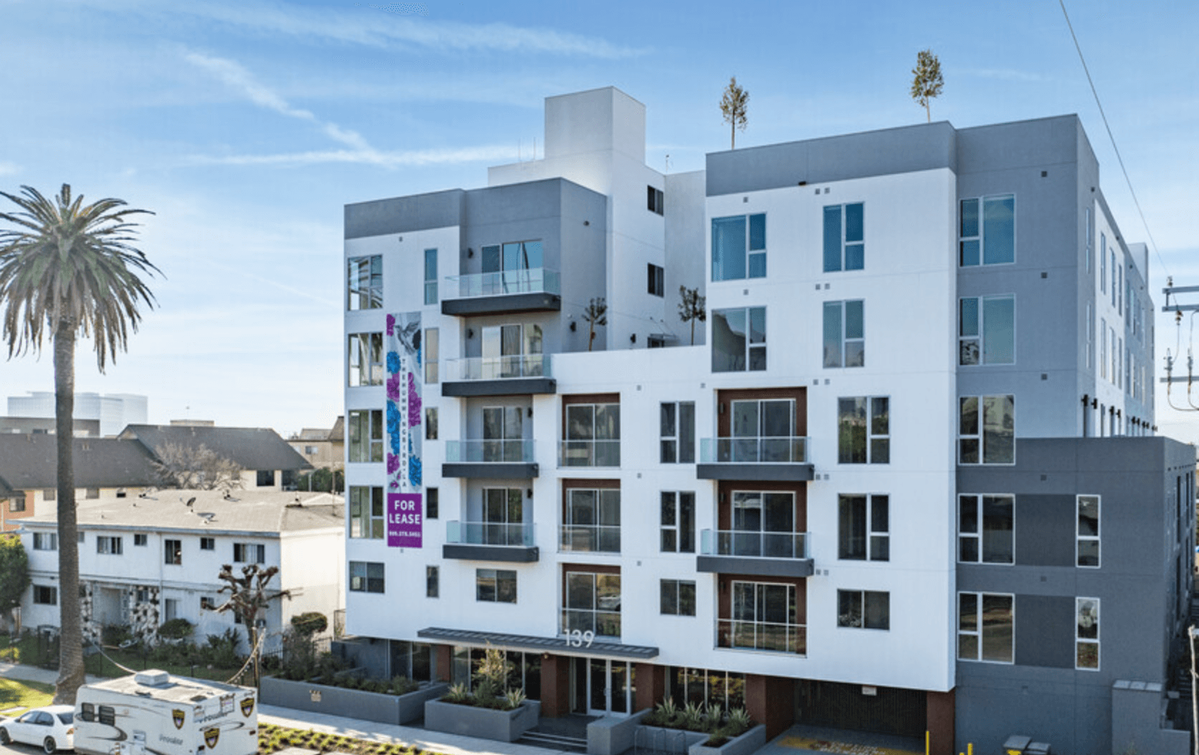 LOS ANGELES Apartment: 139 S. OCCIDENTAL BLVD