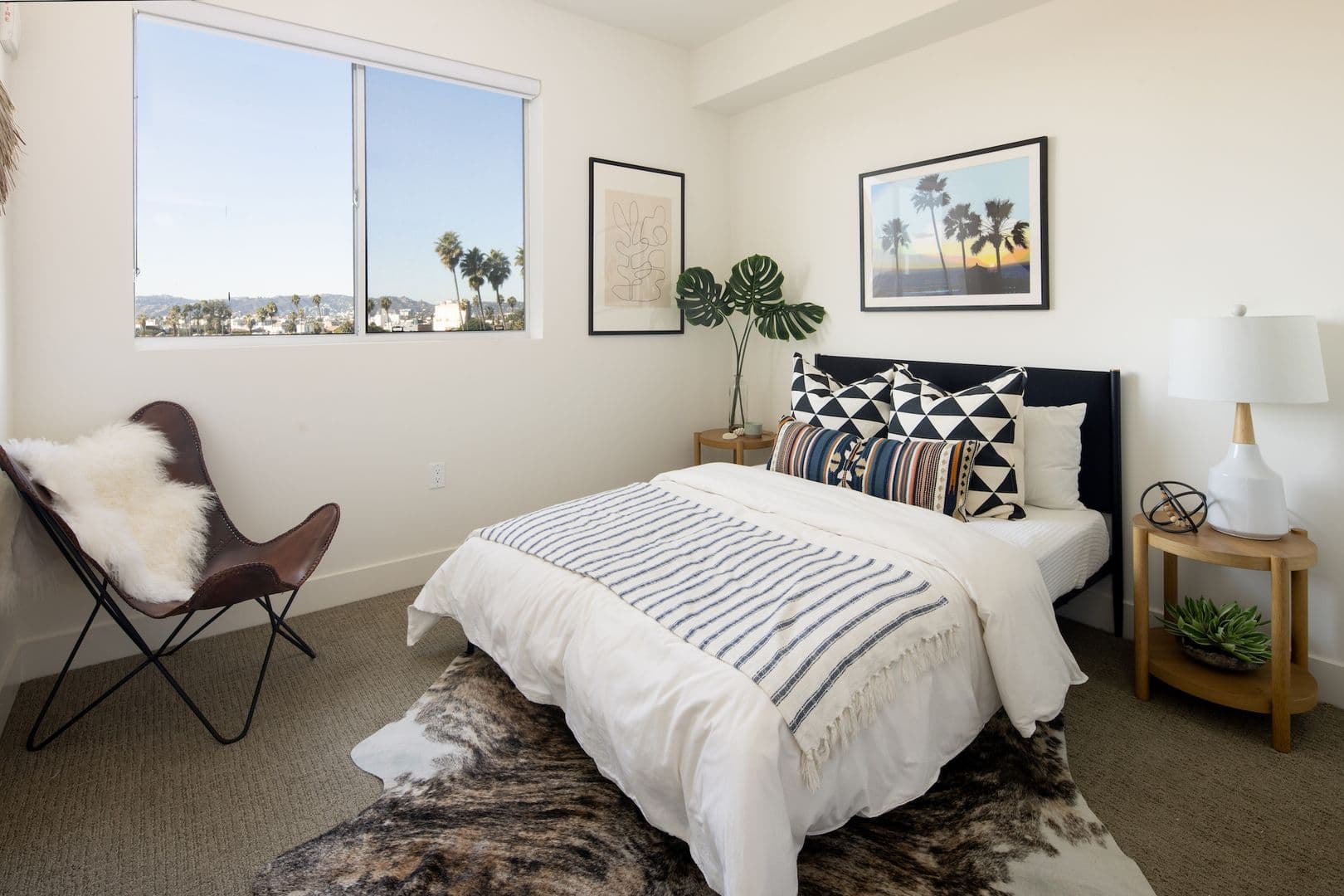 LOS ANGELES Apartment: 139 S. OCCIDENTAL BLVD