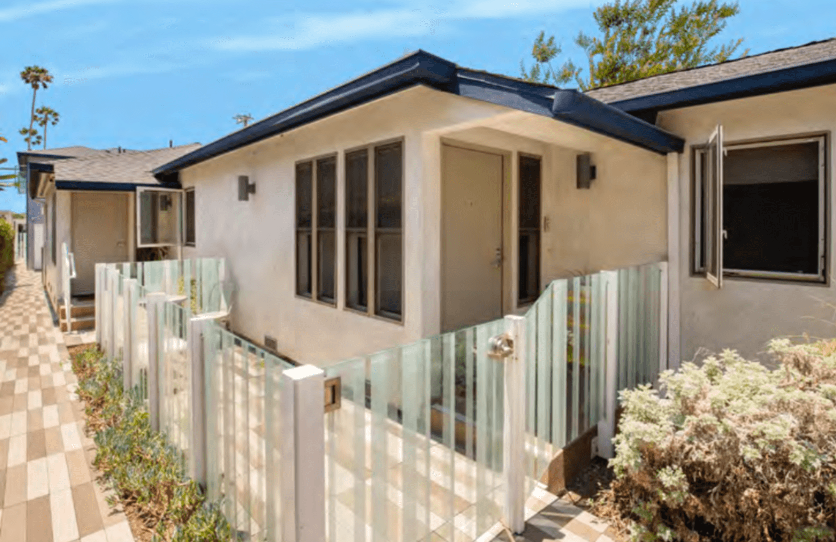SANTA MONICA Apartment: 1446 YALE ST.
