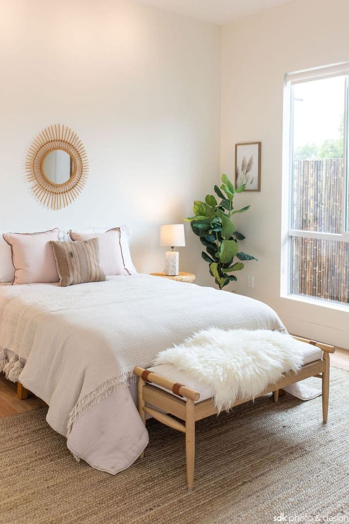 LOS ANGELES Apartment: 2807 GRIFFIN AVE