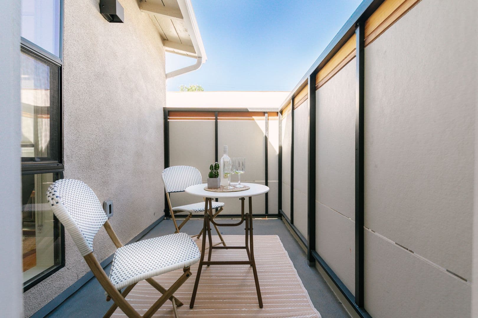 LOS ANGELES Apartment: 513 N HELIOTROPE DR