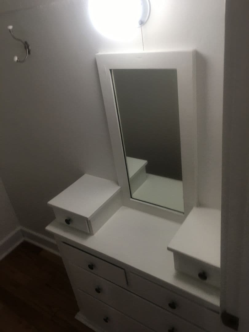 LOS ANGELES Apartment: 117 N. RENO ST