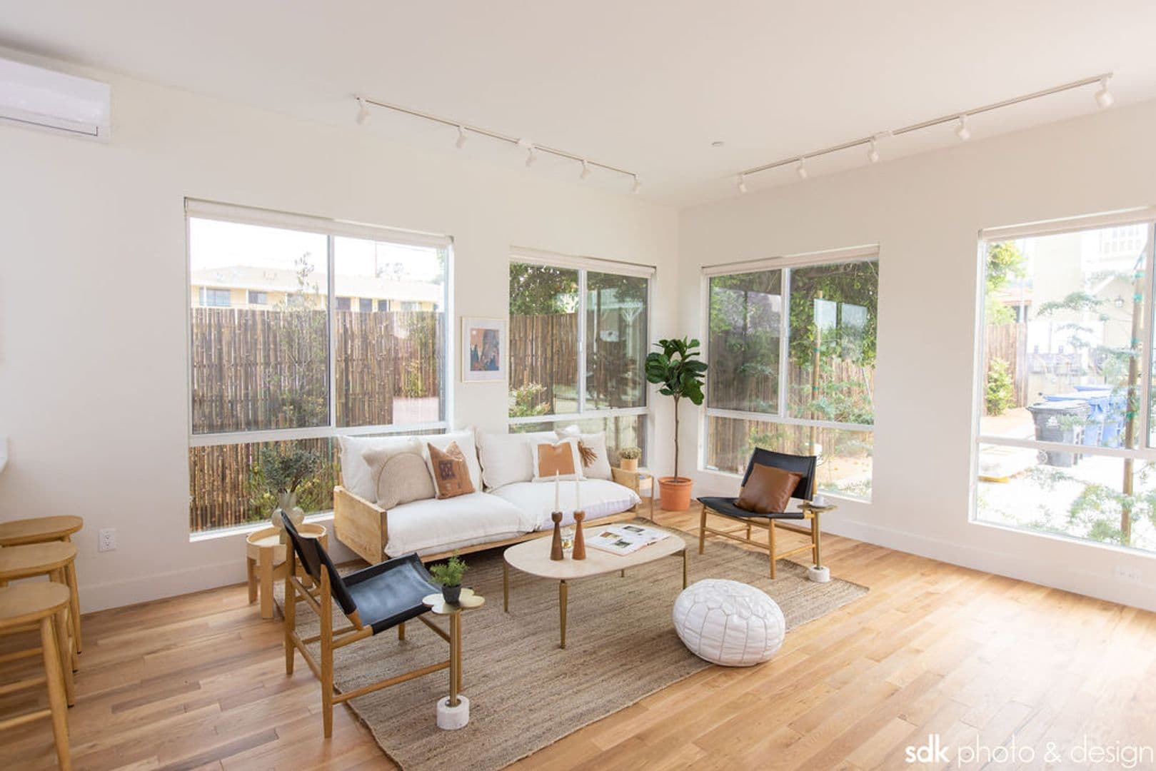 LOS ANGELES Apartment: 2807 GRIFFIN AVE