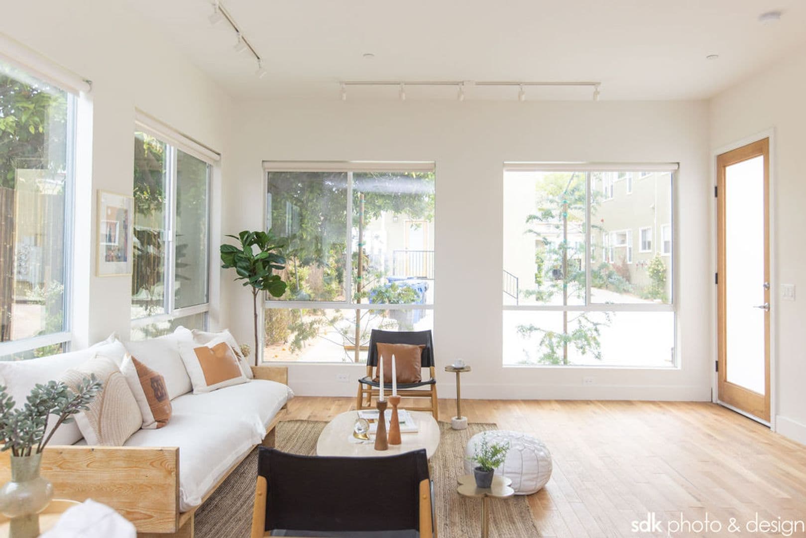 LOS ANGELES Apartment: 2807 GRIFFIN AVE
