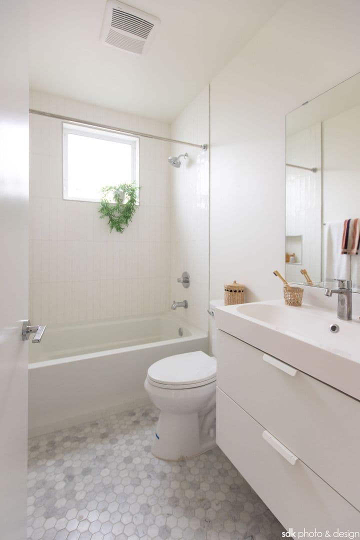 LOS ANGELES Apartment: 2807 GRIFFIN AVE