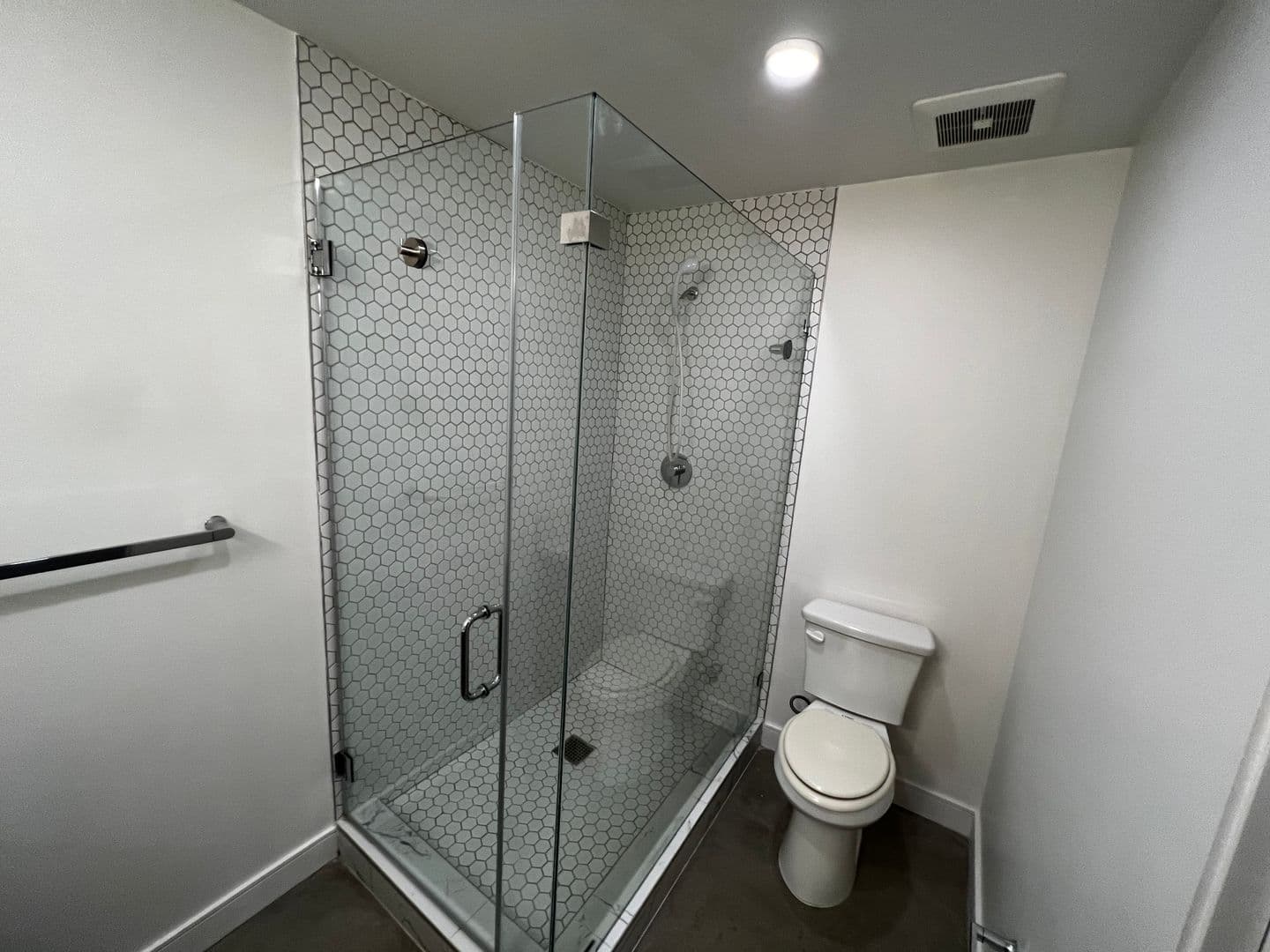 LOS ANGELES Apartment: 152 N RAMPART