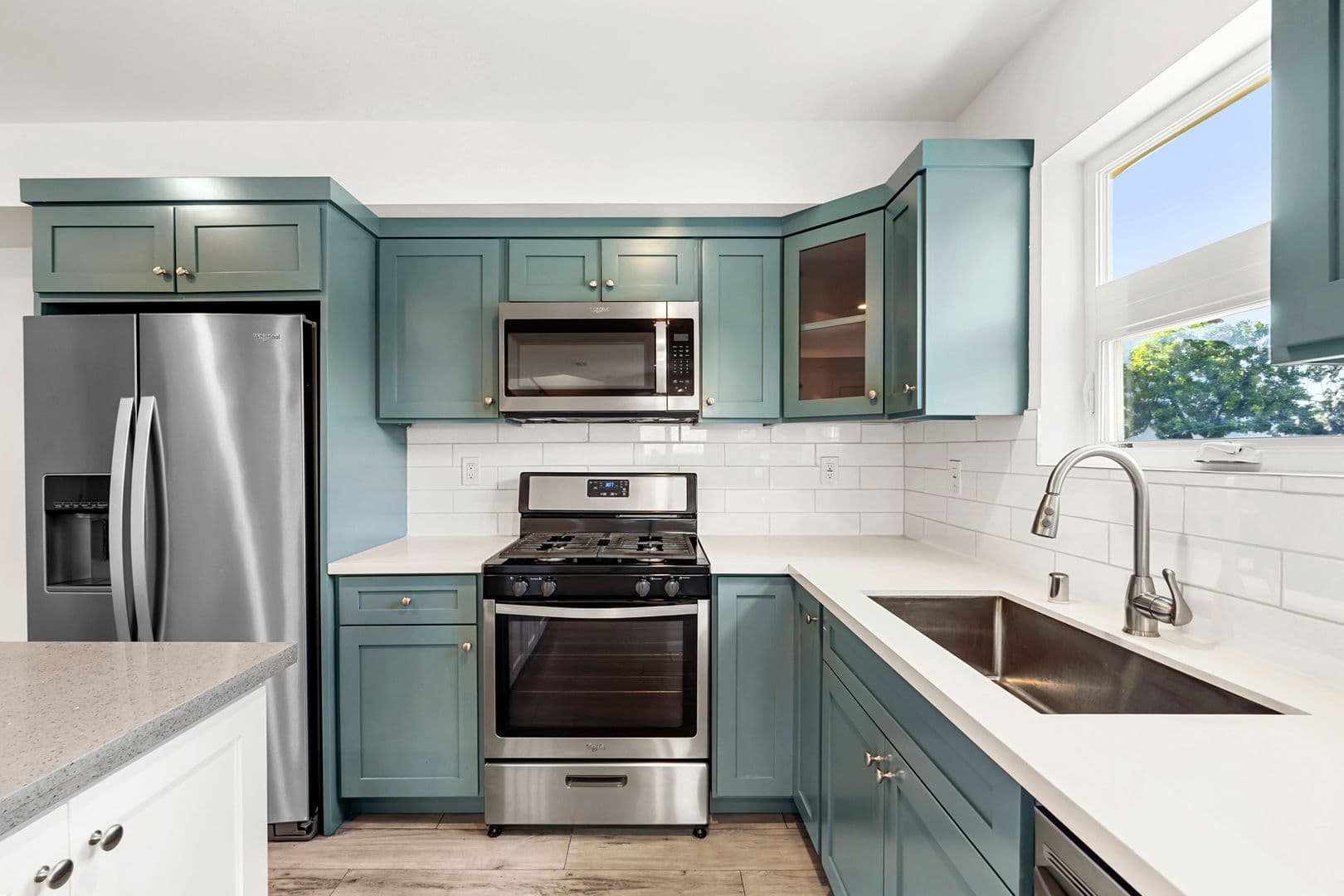 LOS ANGELES Apartment: 2414 S WEST VIEW ST