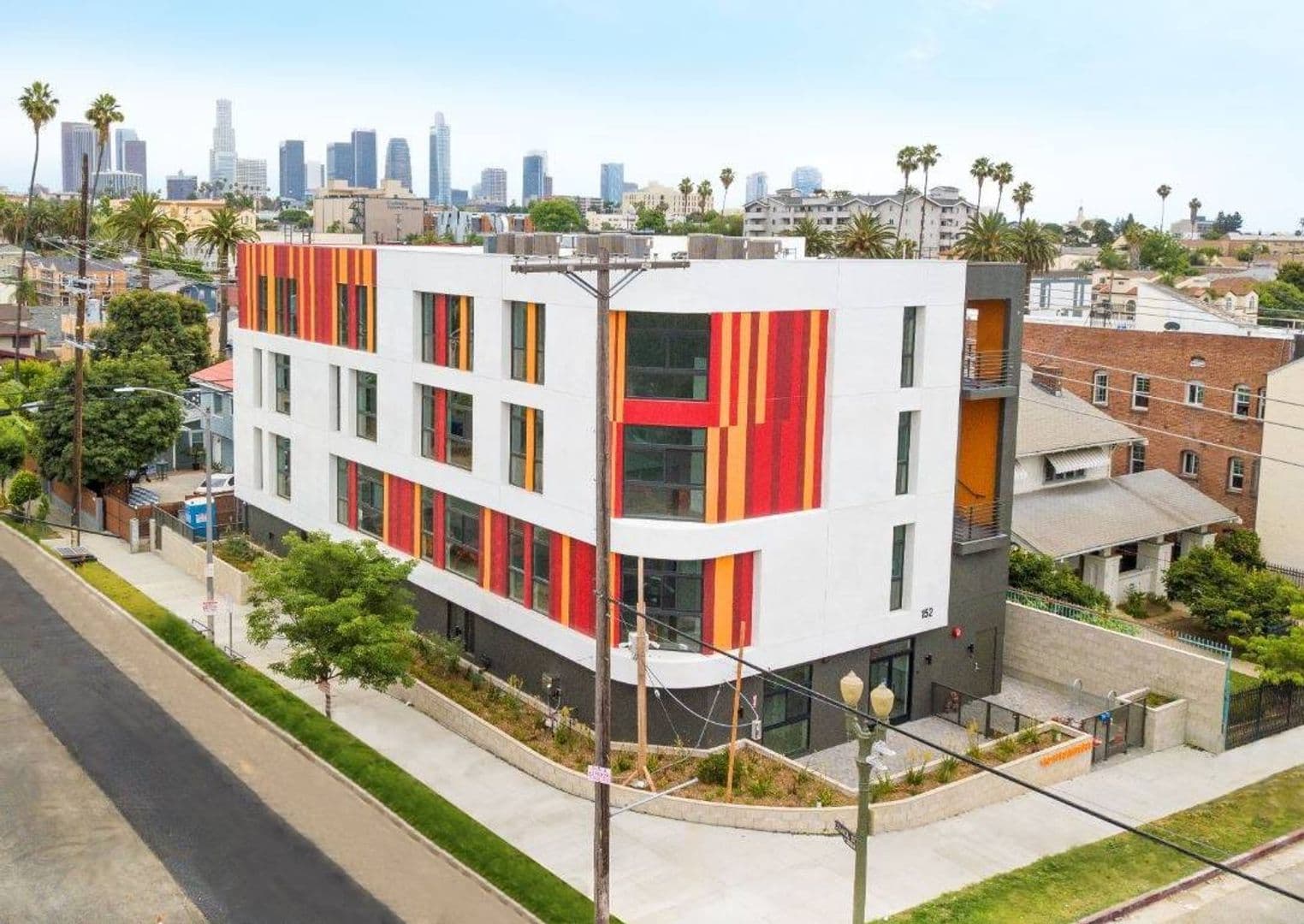 LOS ANGELES Apartment: 152 N RAMPART