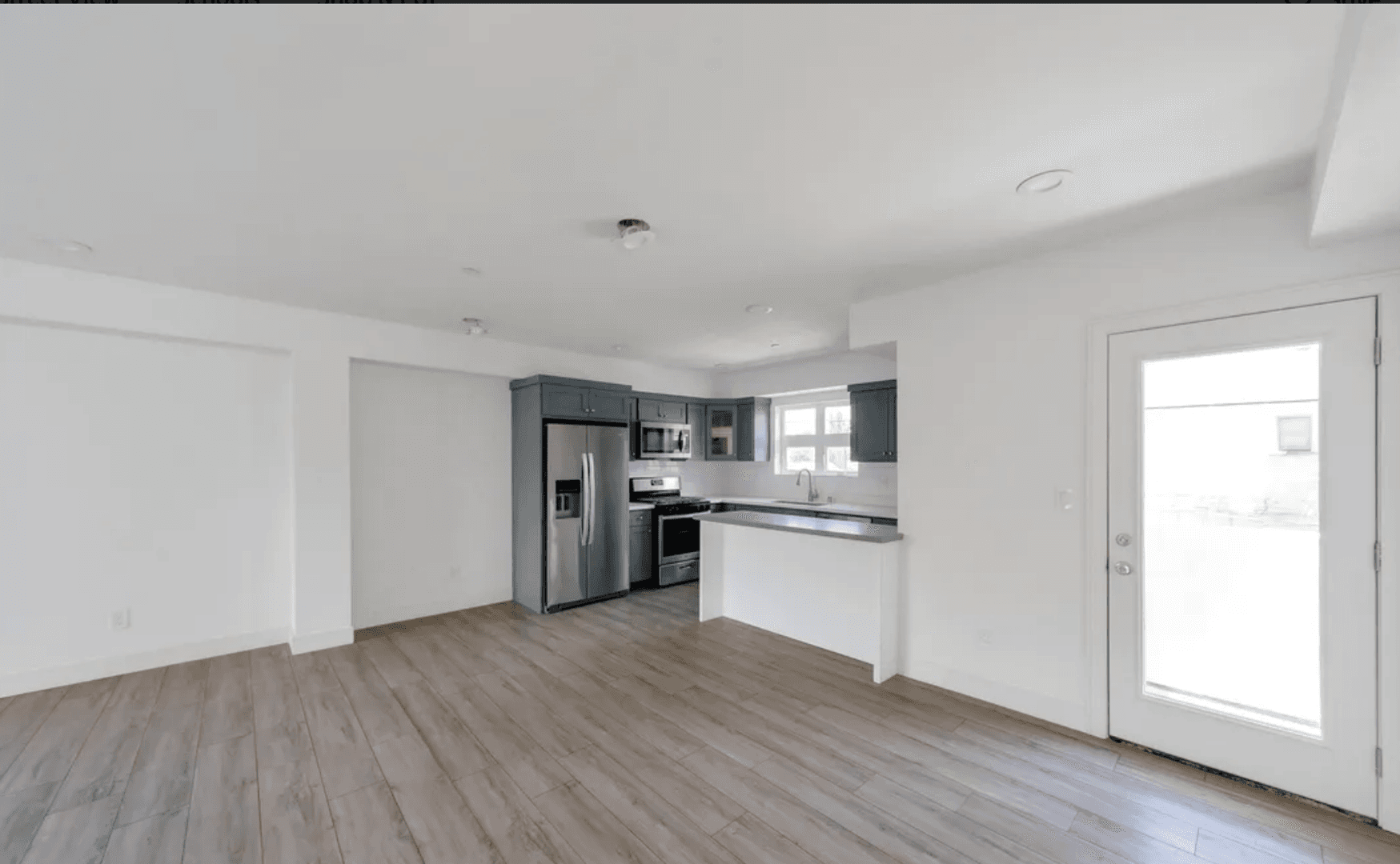 LOS ANGELES Apartment: 2414 S WEST VIEW ST