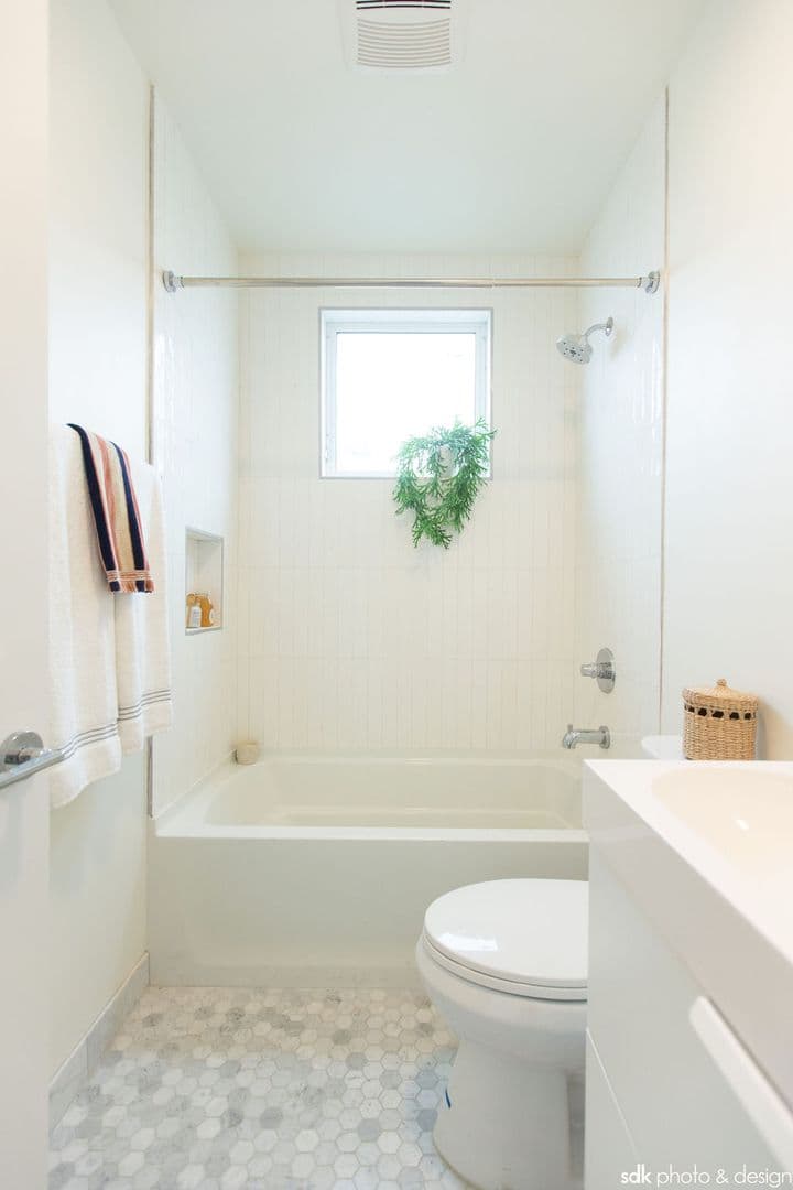 LOS ANGELES Apartment: 2807 GRIFFIN AVE