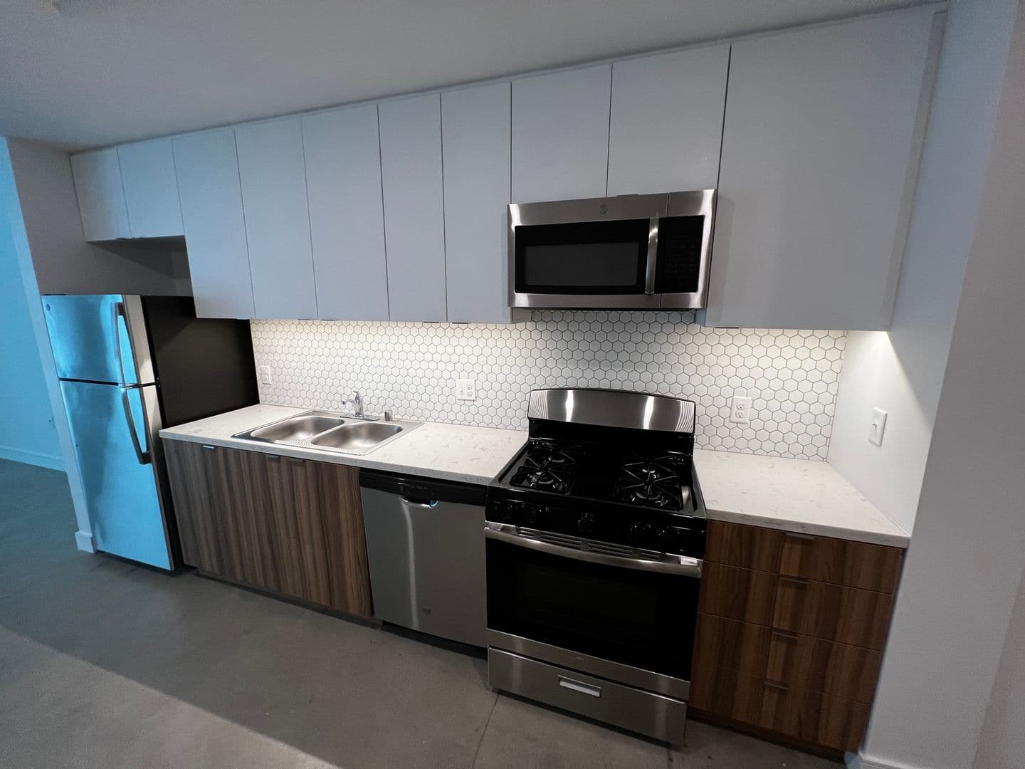 LOS ANGELES Apartment: 152 N RAMPART