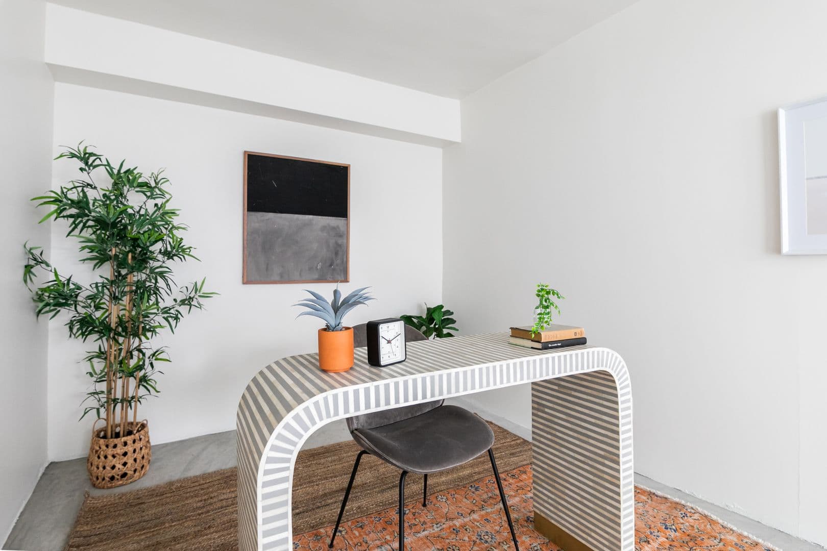 LOS ANGELES Apartment: 121 N BERENDO ST