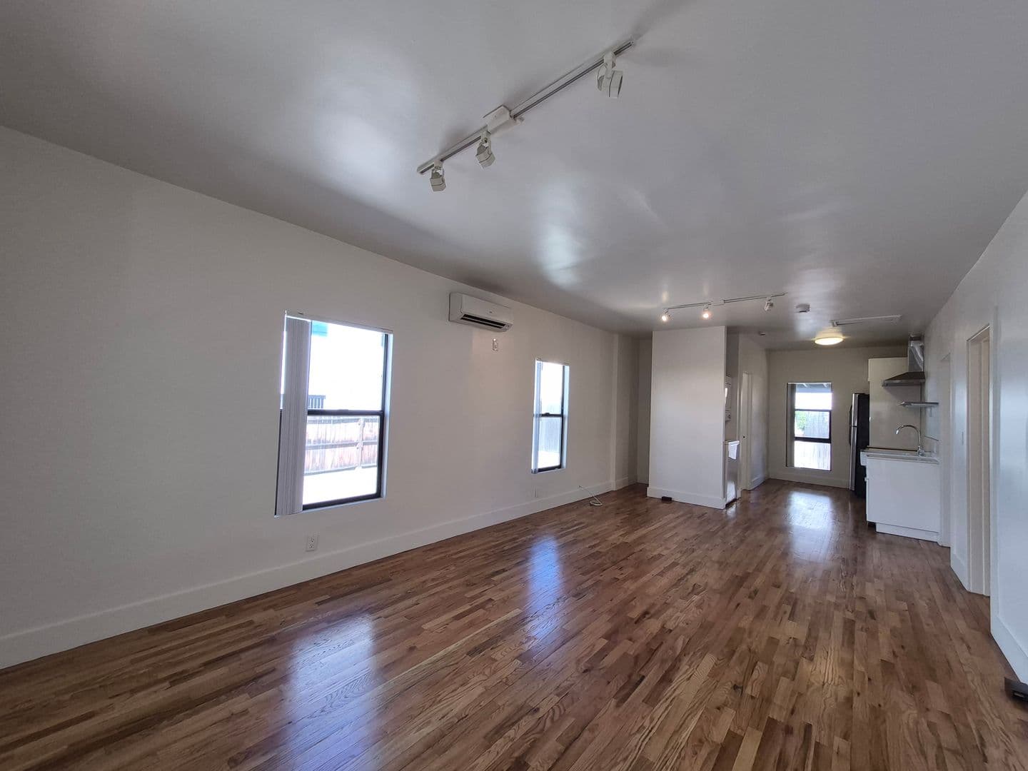 LOS ANGELES Apartment: 252 SOUTH AVENUE 18