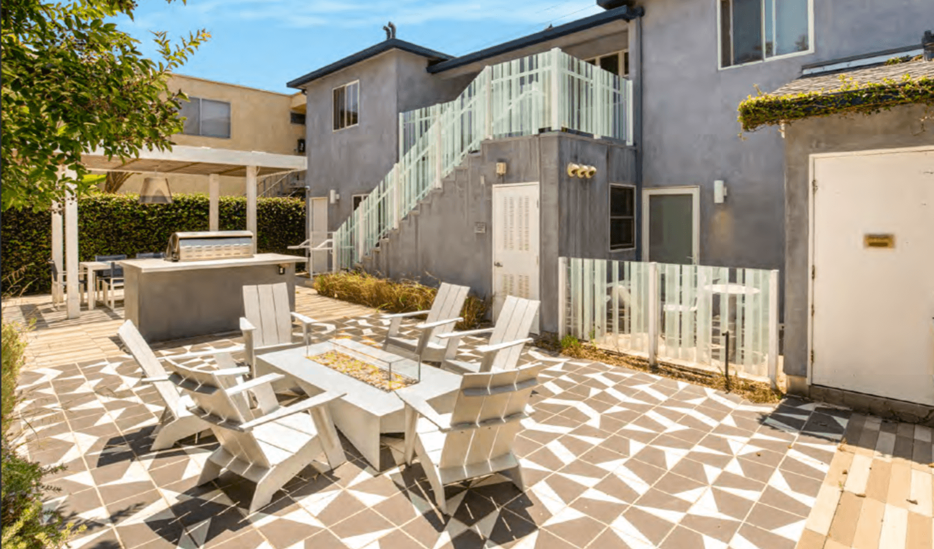 SANTA MONICA Apartment: 1446 YALE ST.