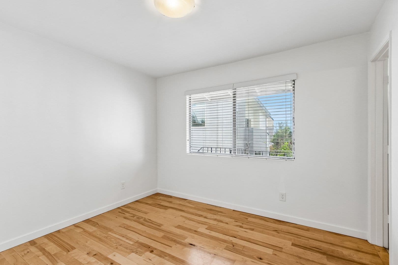 LOS ANGELES Apartment: 1314 MALTMAN AVE