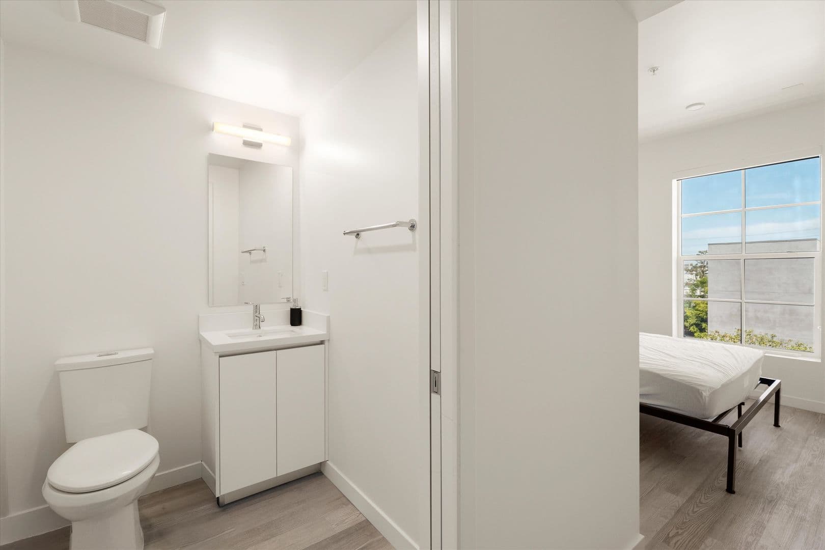 WESTCHESTER Apartment: 8833 READING AVE
