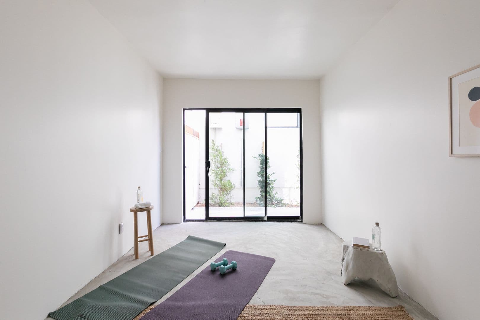 LOS ANGELES Apartment: 121 N BERENDO ST