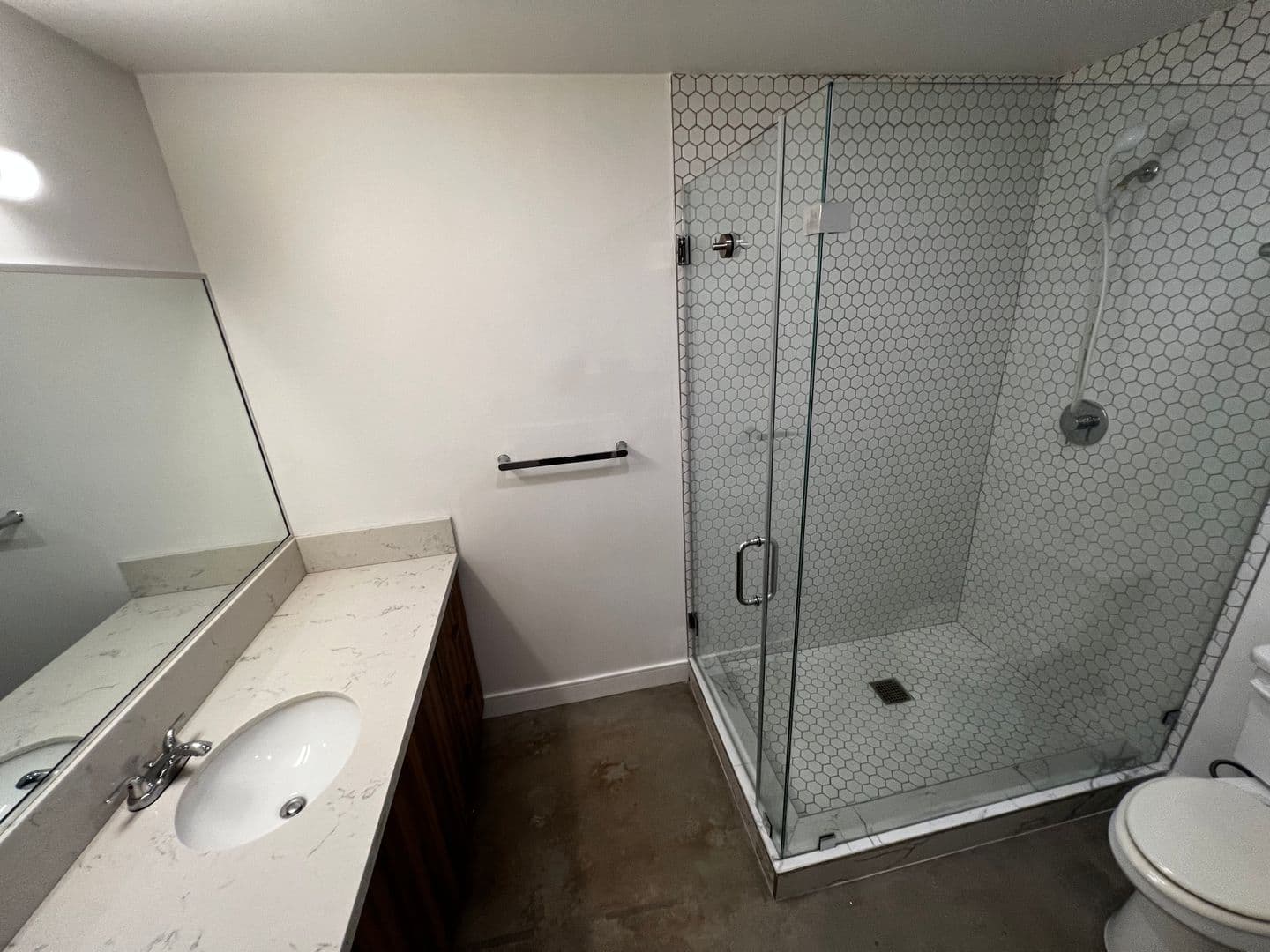 LOS ANGELES Apartment: 152 N RAMPART