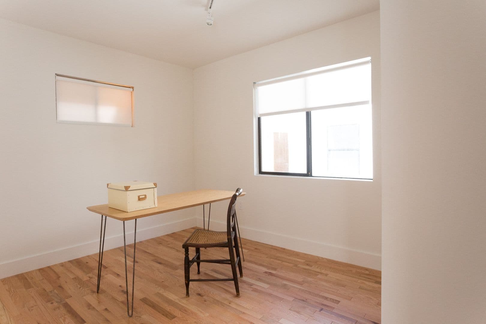 LOS ANGELES Apartment: 251 ROSEMONT AVE