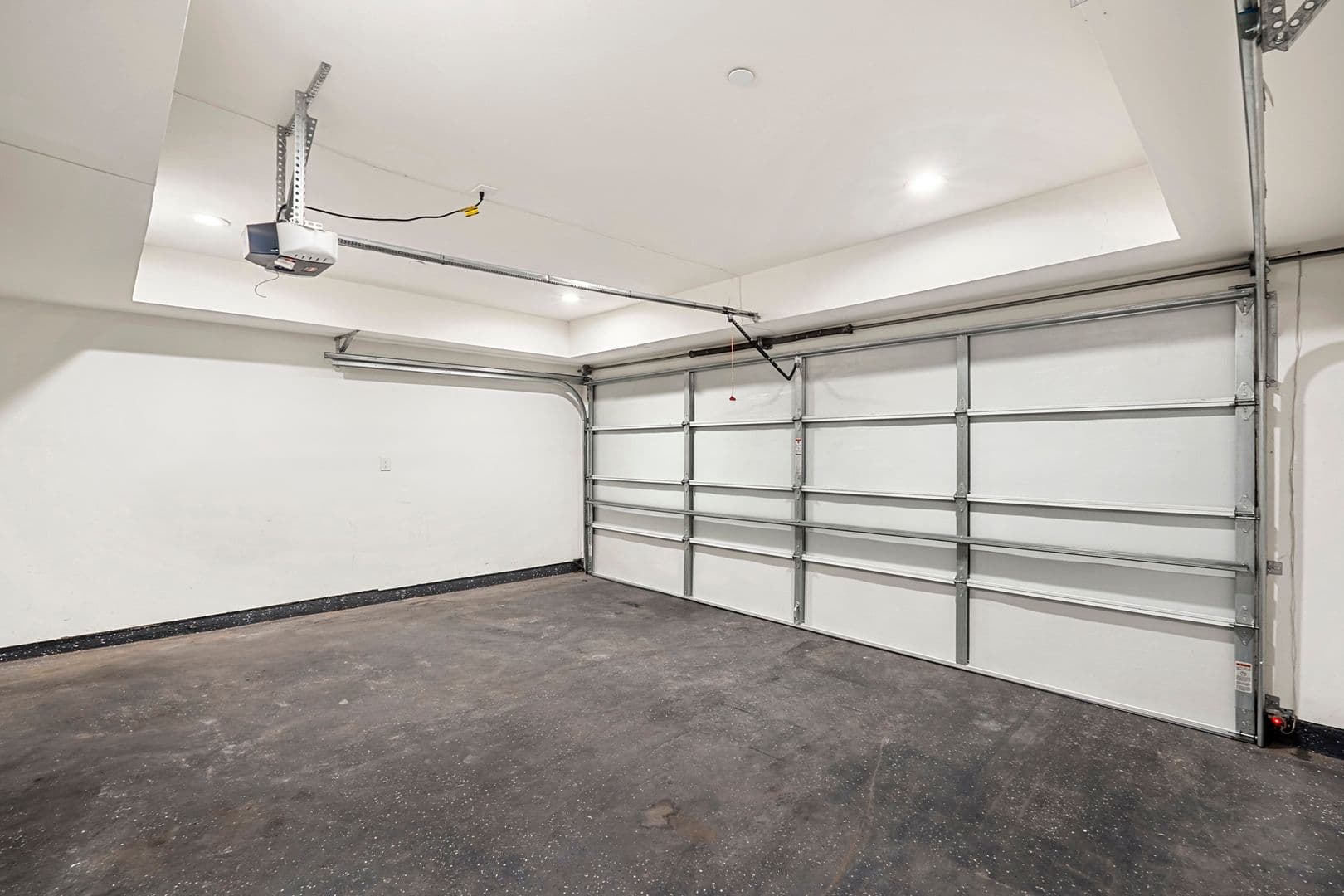 LOS ANGELES Apartment: 2414 S WEST VIEW ST