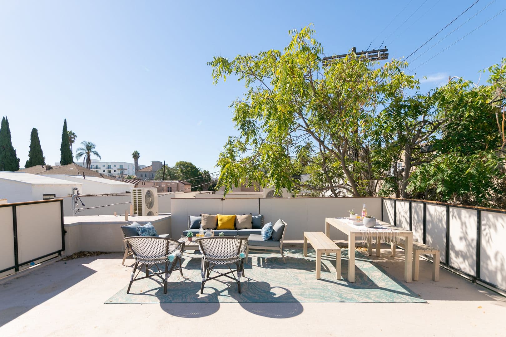 LOS ANGELES Apartment: 513 N HELIOTROPE DR