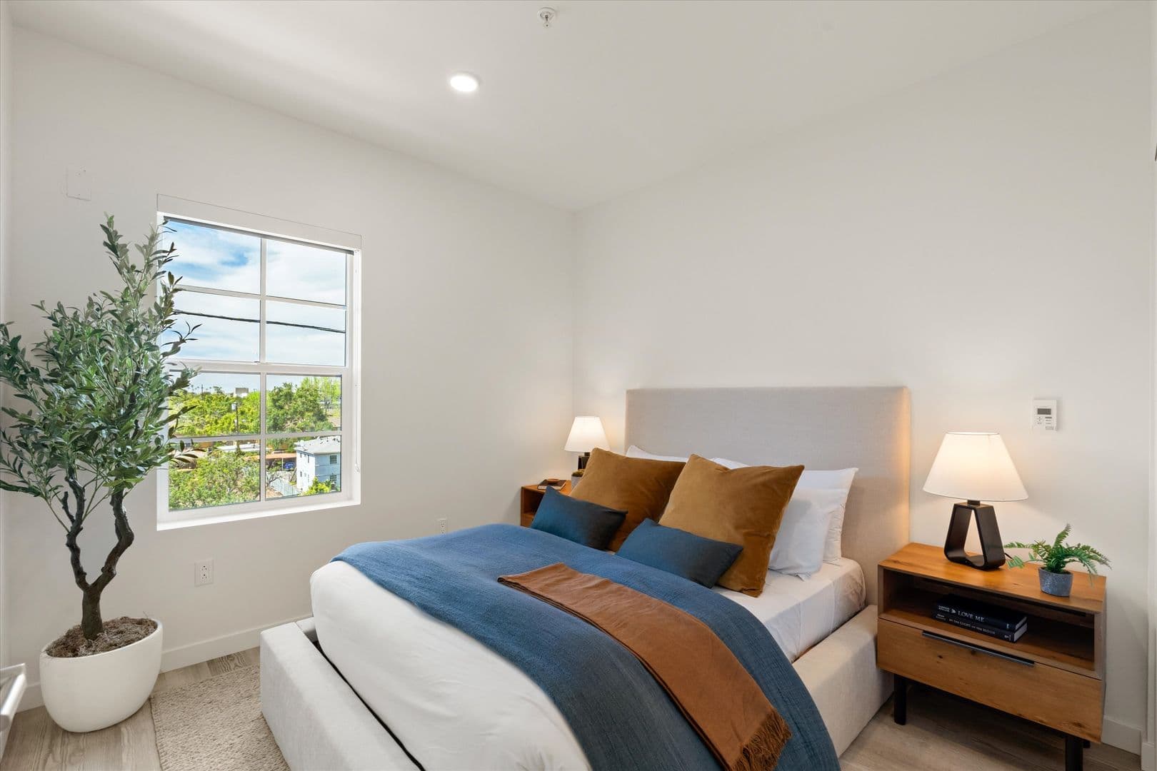WESTCHESTER Apartment: 8833 READING AVE