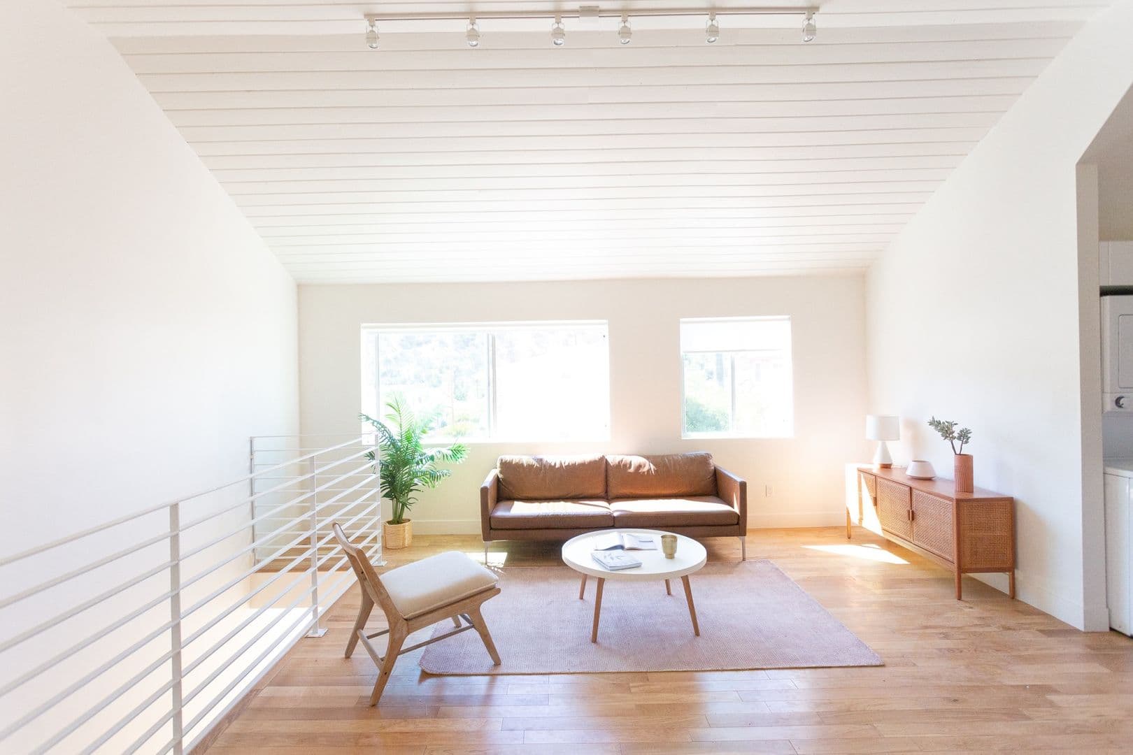 LOS ANGELES Apartment: 421 N. AVE 50