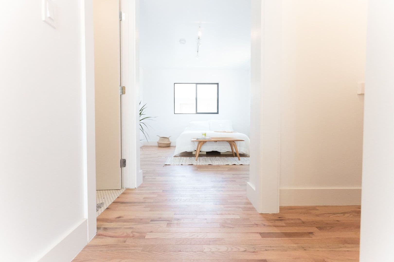 LOS ANGELES Apartment: 252 SOUTH AVENUE 18