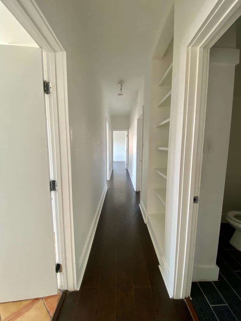 LOS ANGELES Apartment: 4605 PICKFORD ST.