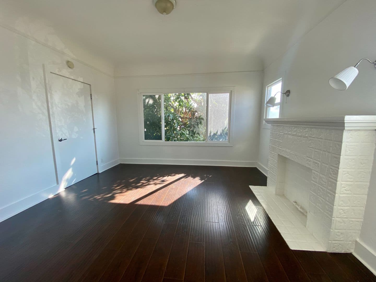LOS ANGELES Apartment: 4605 PICKFORD ST.