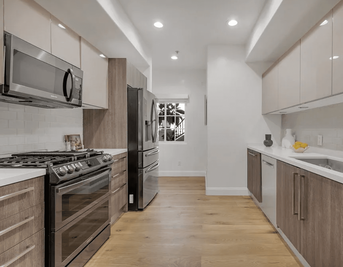 WEST HOLLYWOOD Condo: 851 N SAN VICENTE BLVD APT 128