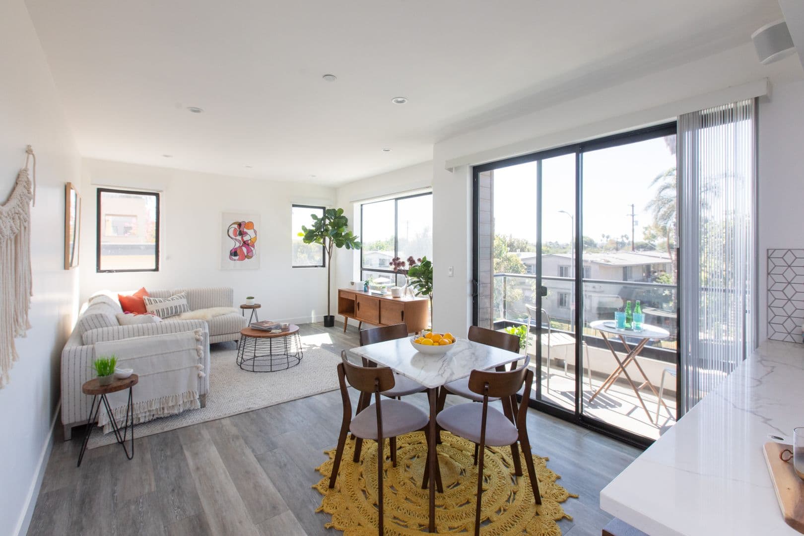 LOS ANGELES Apartment: 5012 S. SLAUSON AVENUE