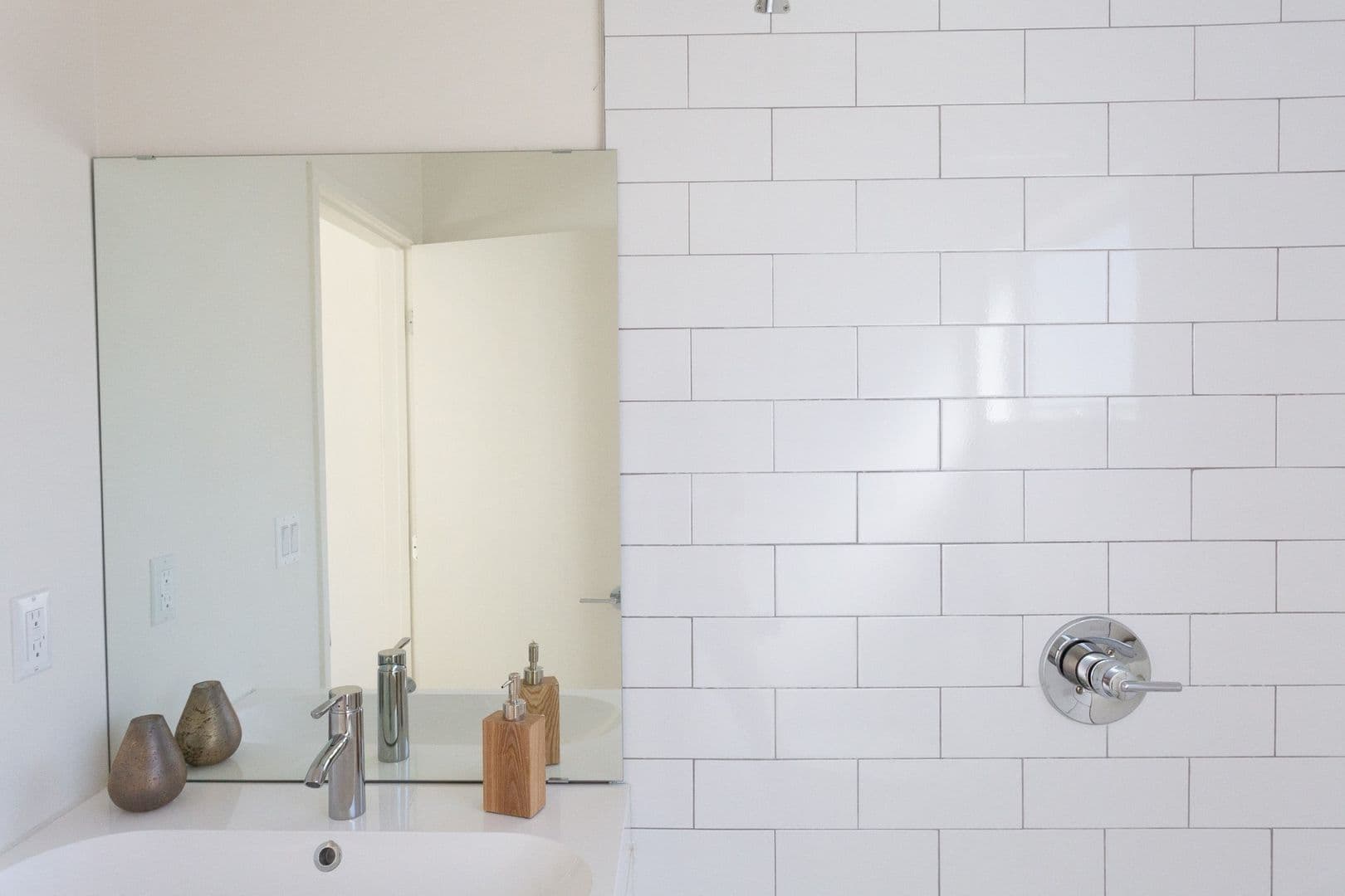 LOS ANGELES Apartment: 421 N. AVE 50