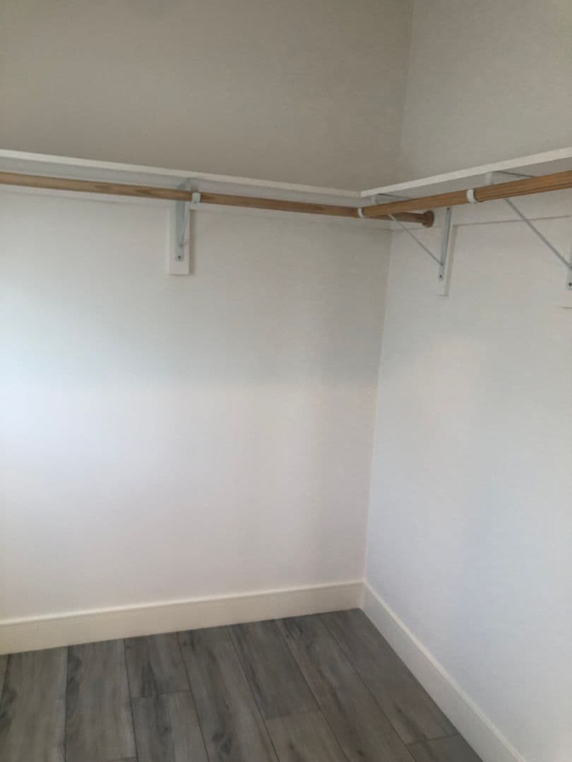 LOS ANGELES Apartment: 2414 S WEST VIEW ST