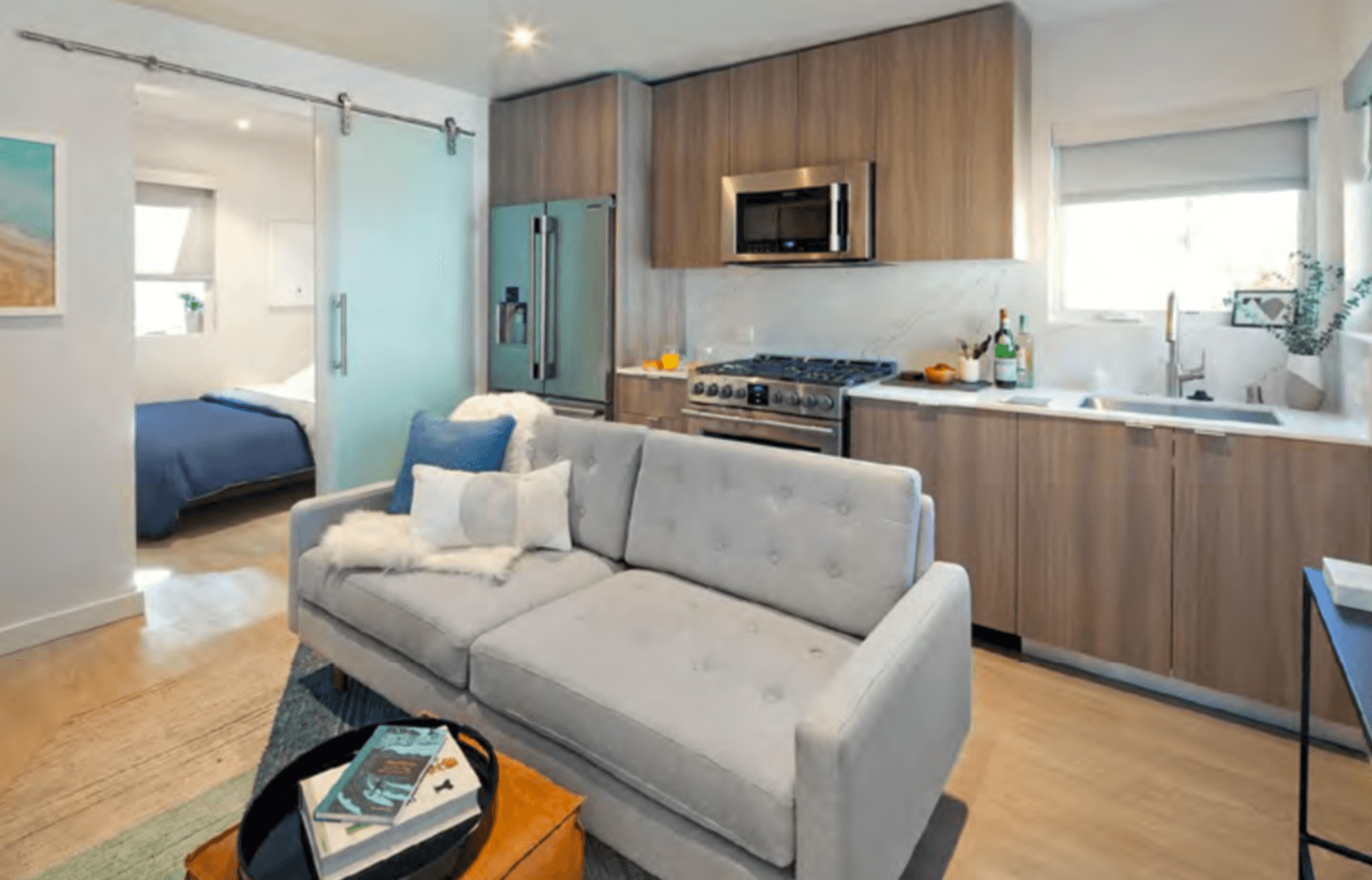 SANTA MONICA Apartment: 1446 YALE ST.