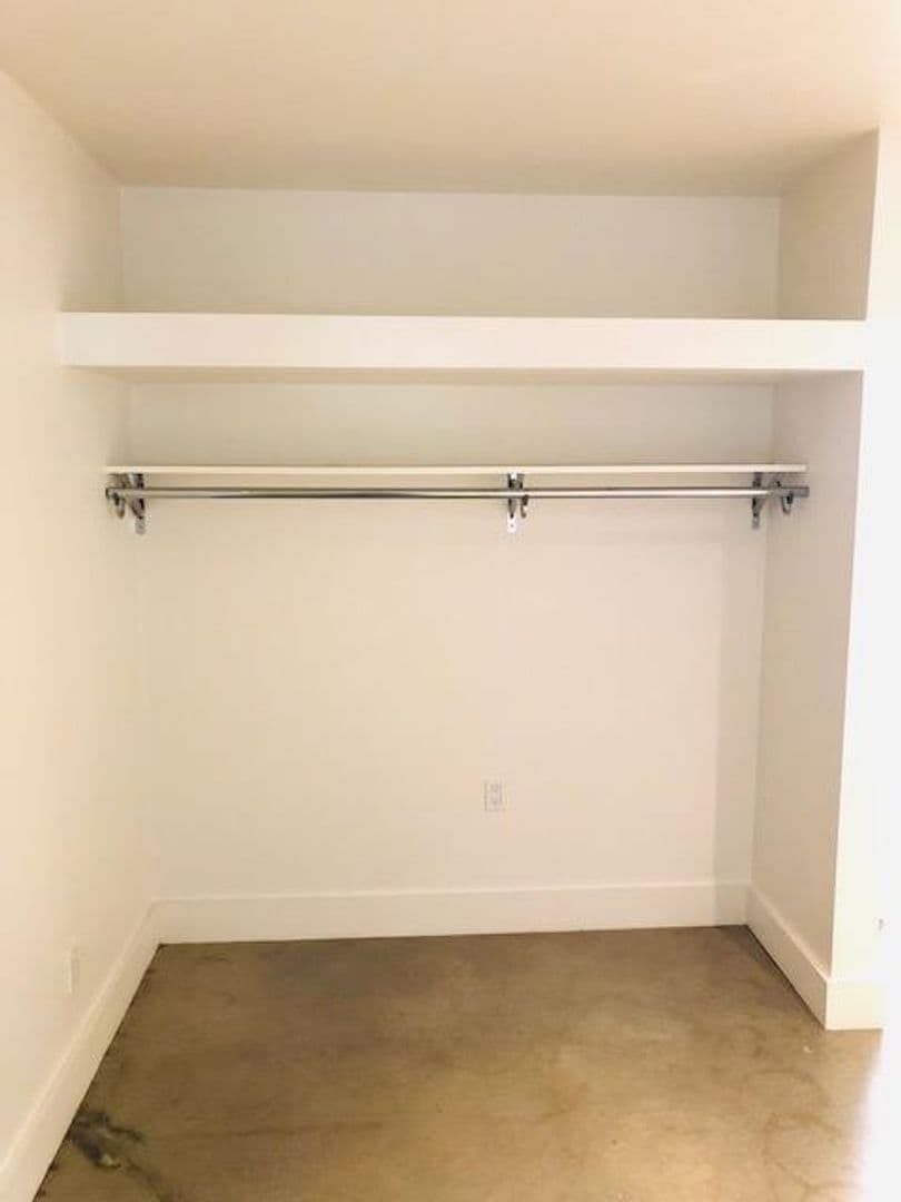 LOS ANGELES Apartment: 2703 BELLEVUE AVE.