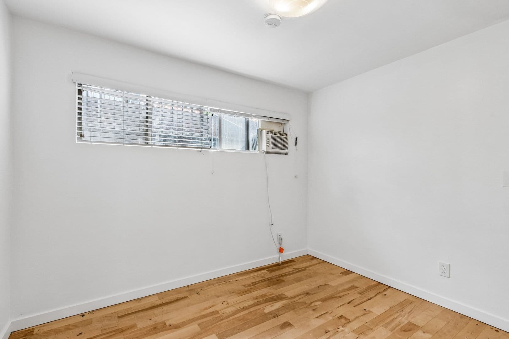 LOS ANGELES Apartment: 1314 MALTMAN AVE