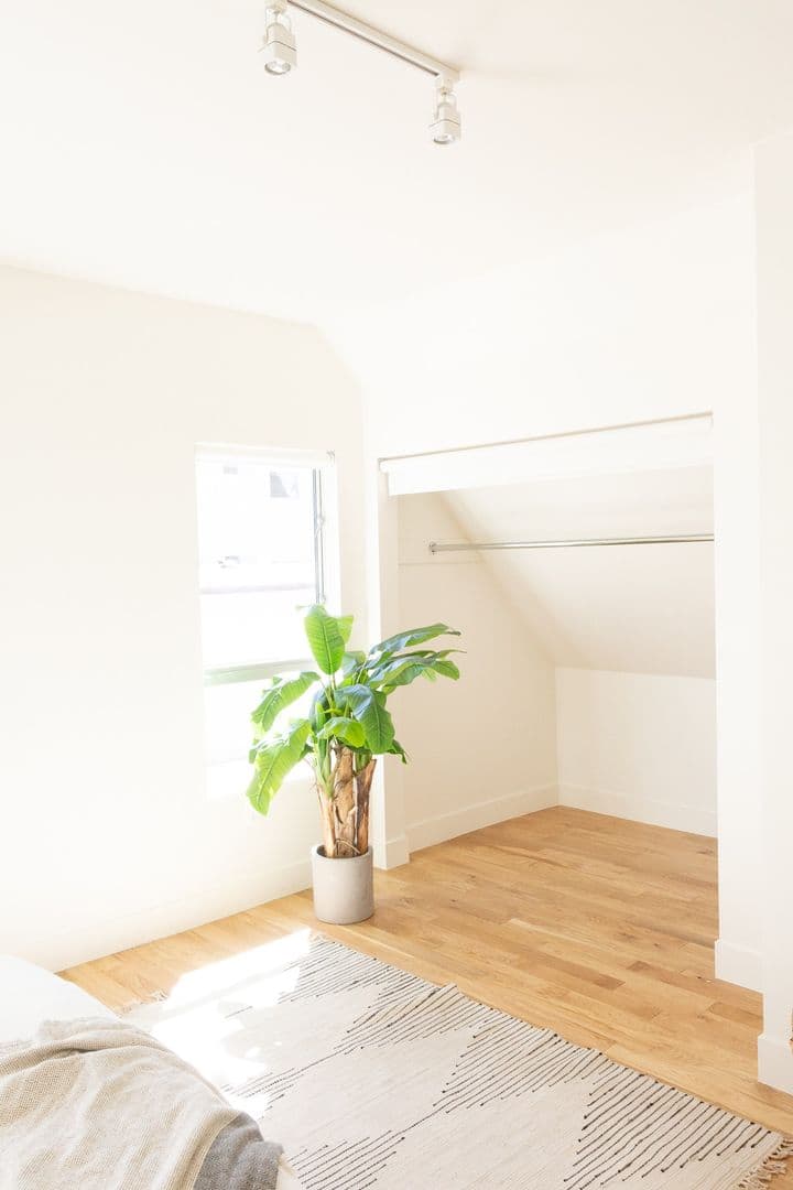 LOS ANGELES Apartment: 421 N. AVE 50