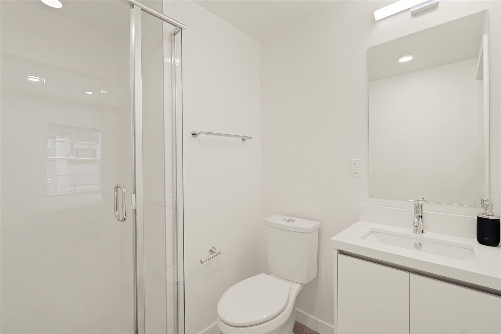 WESTCHESTER Apartment: 8833 READING AVE