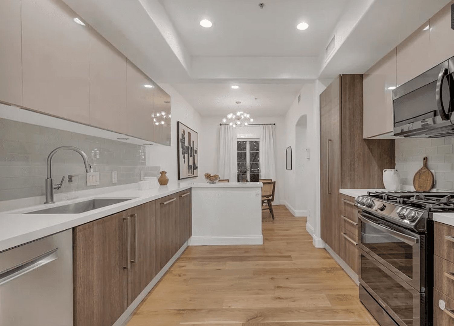 WEST HOLLYWOOD Condo: 851 N SAN VICENTE BLVD APT 128