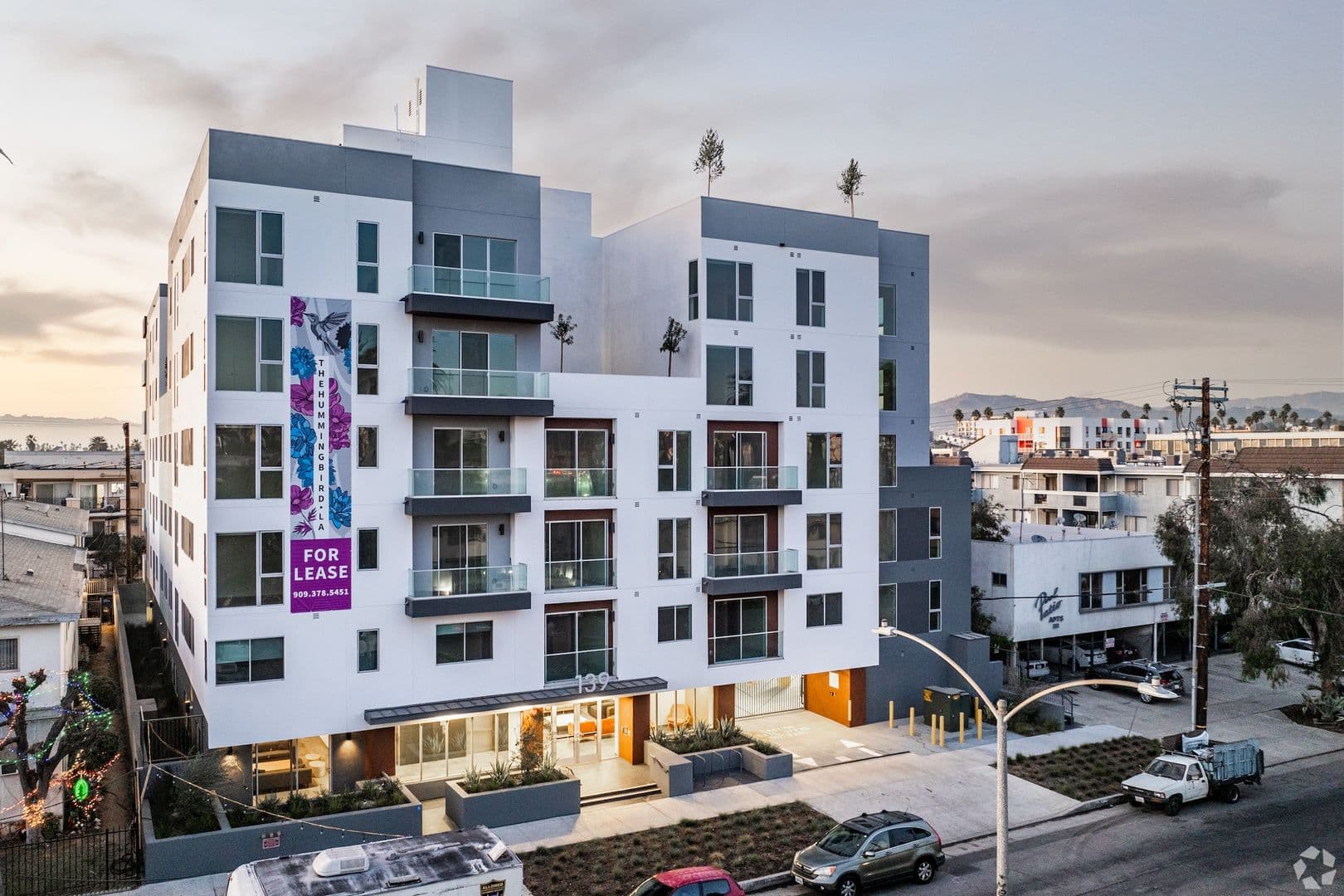LOS ANGELES Apartment: 139 S. OCCIDENTAL BLVD