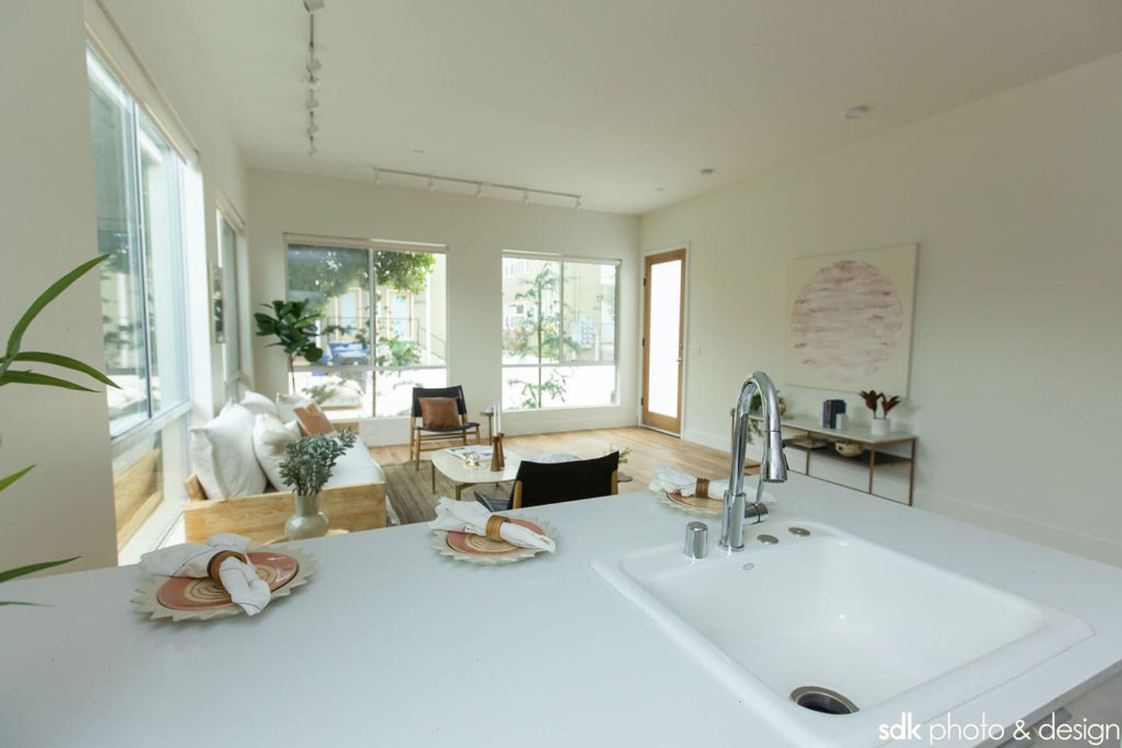LOS ANGELES Apartment: 2807 GRIFFIN AVE