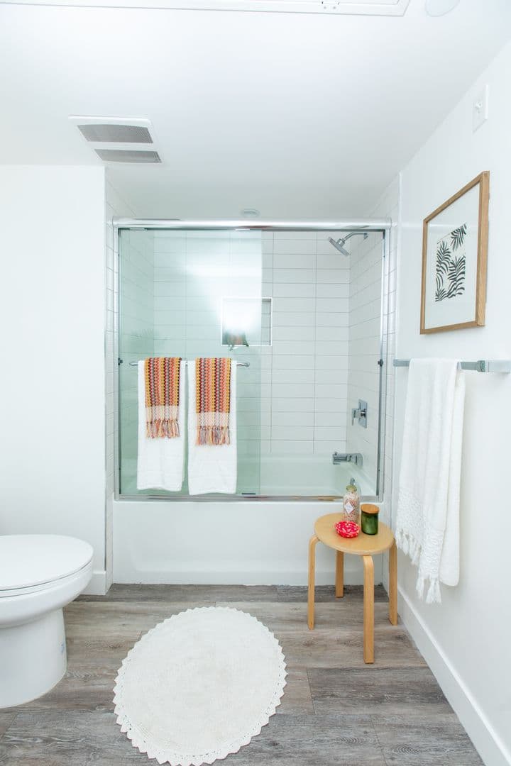 LOS ANGELES Apartment: 5012 S. SLAUSON AVENUE