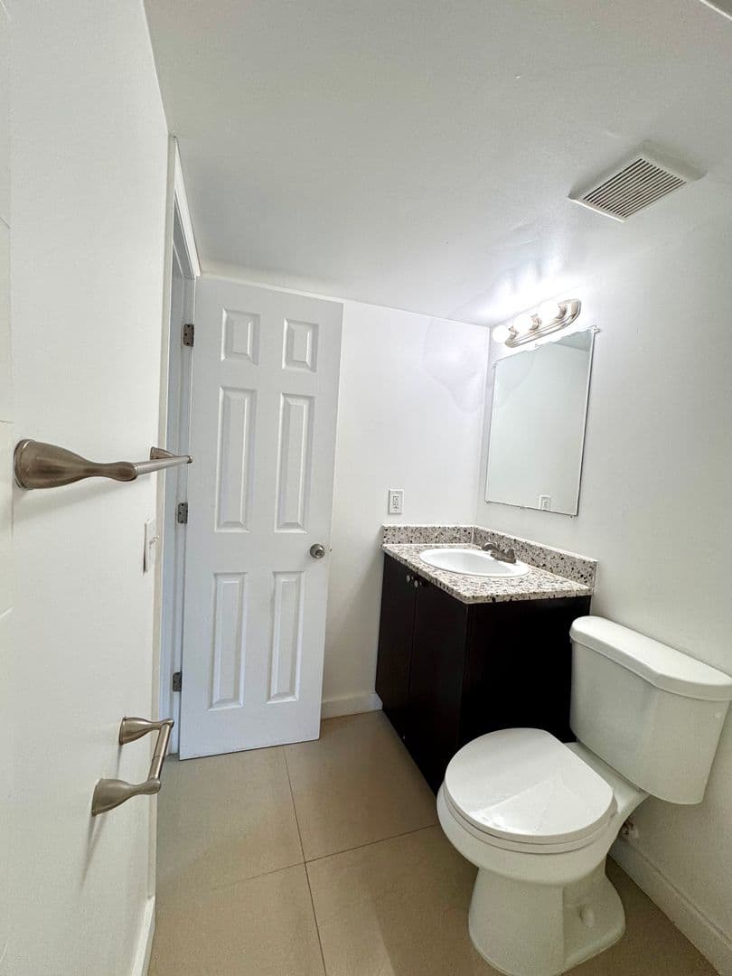 Largo Apartment: 13300 Walsingham Rd