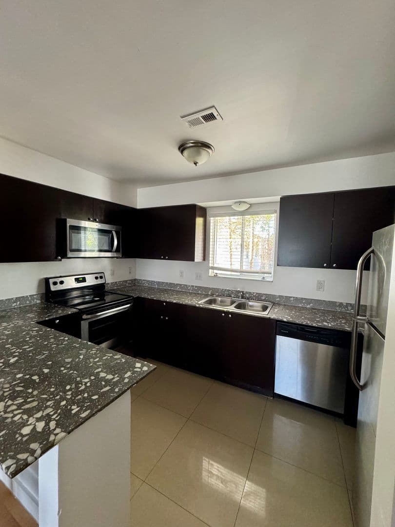 Largo Apartment: 13300 Walsingham Rd