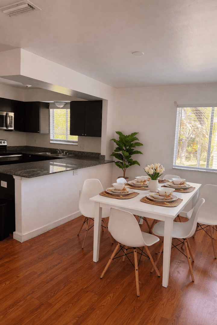 Largo Apartment: 13300 Walsingham Rd