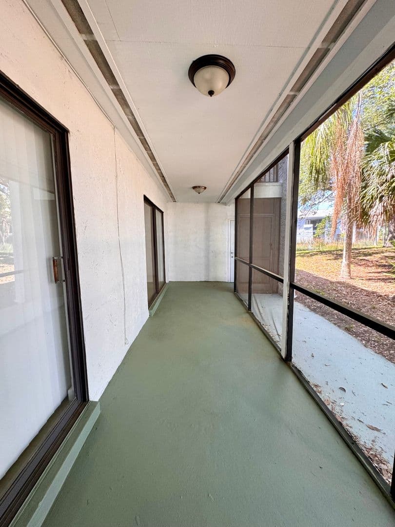 Largo Apartment: 13300 Walsingham Rd