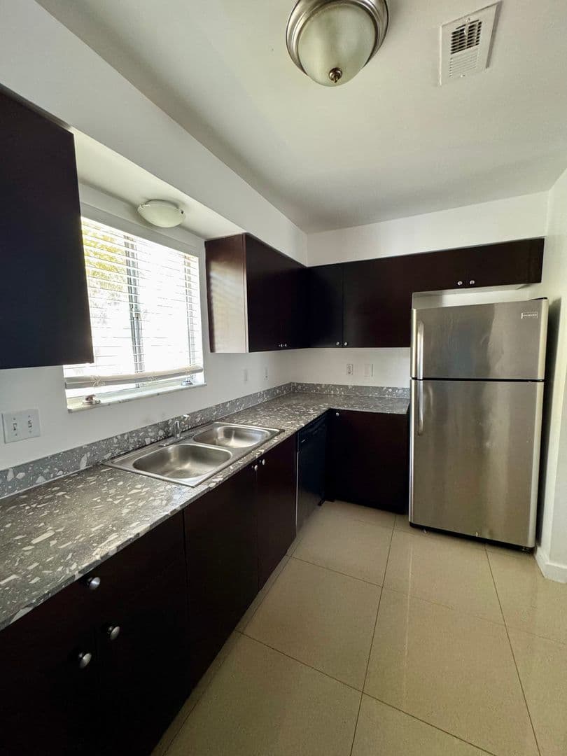 Largo Apartment: 13300 Walsingham Rd