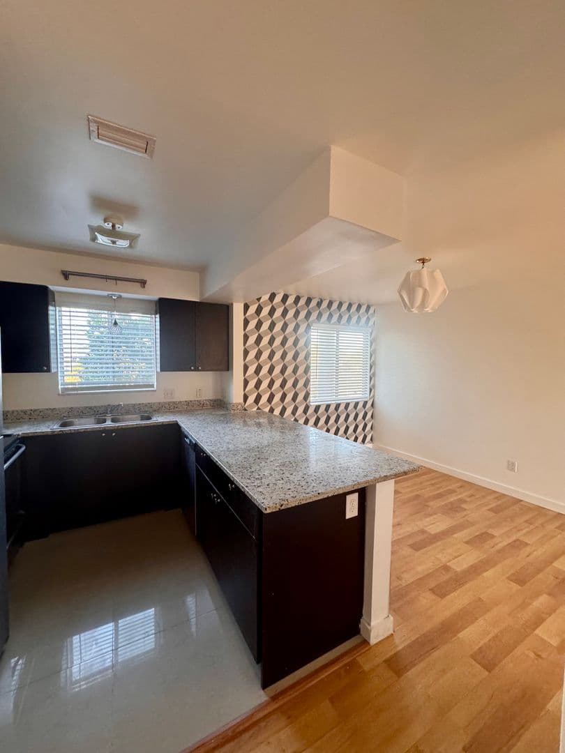 Largo Apartment: 13300 Walsingham Rd
