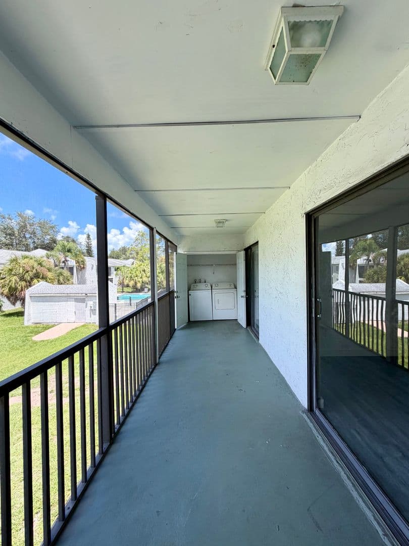 Largo Apartment: 13300 Walsingham Rd